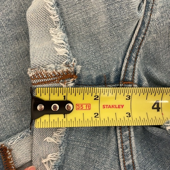 Madewell High-Rise Jean Short - Picture 11 of 12